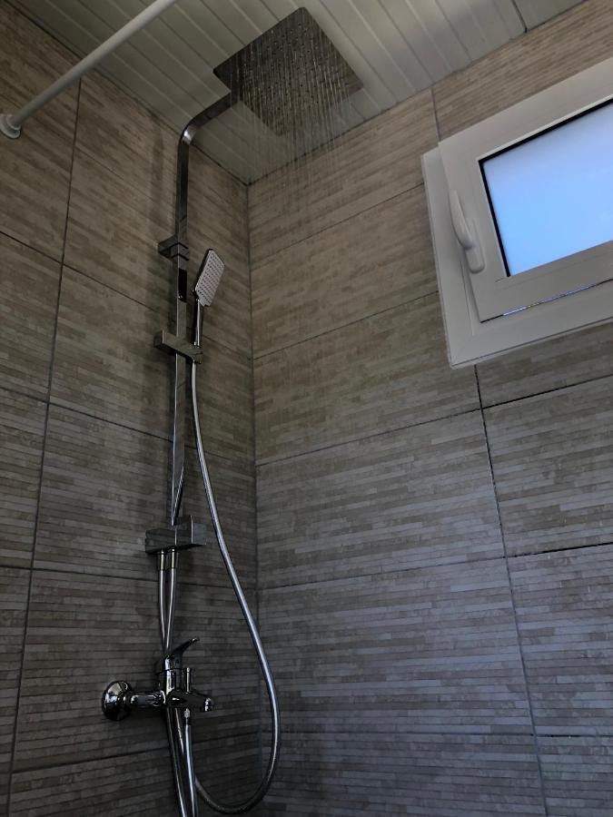 Converted Shed Studio & Garden Hanging Bed Pórto Ráfti Exteriör bild