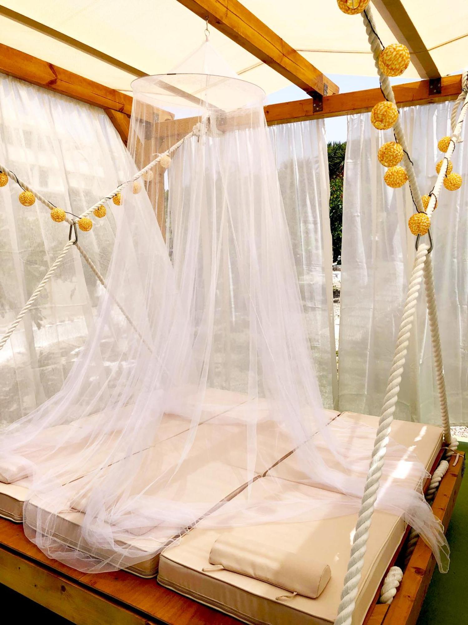 Converted Shed Studio & Garden Hanging Bed Pórto Ráfti Exteriör bild